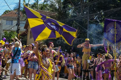 CAXIAS DO SUL, RS, BRASIL, 01/03/2025. Bloco da Ovelha acontece no sábado em Caxias Do Sul. Dia de sol e calor, celebrando os dez anos do carnaval. (Neimar De Cesero/Agência RBS)Indexador: Neimar De Cesero<!-- NICAID(15986601) -->
