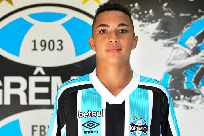 Barcelona observa meia do time sub-17 do Grêmio