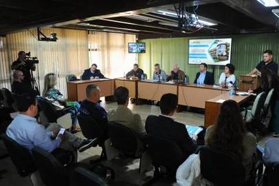 CAXIAS DO SUL, RS, BRASIL, 17/05/2023. Comissão de Desenvolvimento Urbano promove audiência pública na Câmara Municipal para debater sobre serviços fúnebres e mudanças propostas no Plano Diretor. (Bruno Todeschini/Agência RBS)Indexador: BTK<!-- NICAID(15430740) -->
