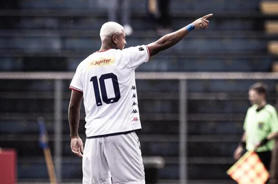 O Caxias continua em busca de reforços para a Série C do Campeonato Brasileiro. O atacante Guilherme Beléa, 23 anos, está próximo de ser confirmado como contratação para a disputa da competição nacional.<!-- NICAID(15999595) -->