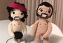 "BBB 21": artista reproduz Fiuk e Gilberto sem roupa em bonecos de crochê