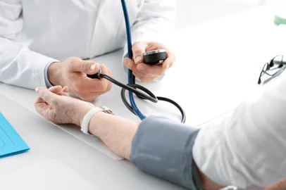 Conceito de medição de pressão arterial - Foto: StockPhotoPro/stock.adobe.comFonte: 255111715<!-- NICAID(15898342) -->