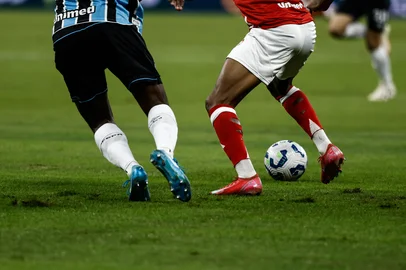 PORTO ALEGRE, RS, BRASIL - 19/04/2025 - Gre-Nal 447: Grêmio e Inter se encontram em campo, novamente, pela Série A do Campeonato Brasileiro. FOTO: RENAN MATTOS / AGÊNCIA RBSIndexador: Andre Avila<!-- NICAID(16020403) -->