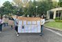 Estudantes protestam em defesa do programa de pós-graduação em Serviço Social da PUCRS