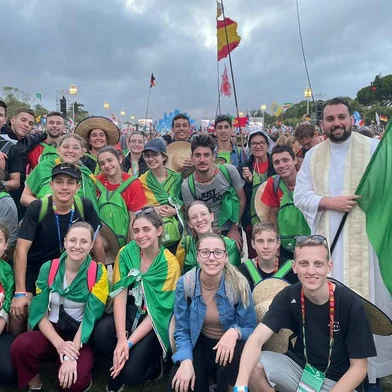 Jovens da Diocese de Caxias do Sul participam da Missa de abertura da JMJ em Lisboa<!-- NICAID(15498767) -->