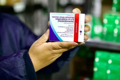 João Risi/MS / Divulgação Vacina contra o vírus sincicial respiratório começa a ser distribuída em todo o país<!-- NICAID(16178316) -->