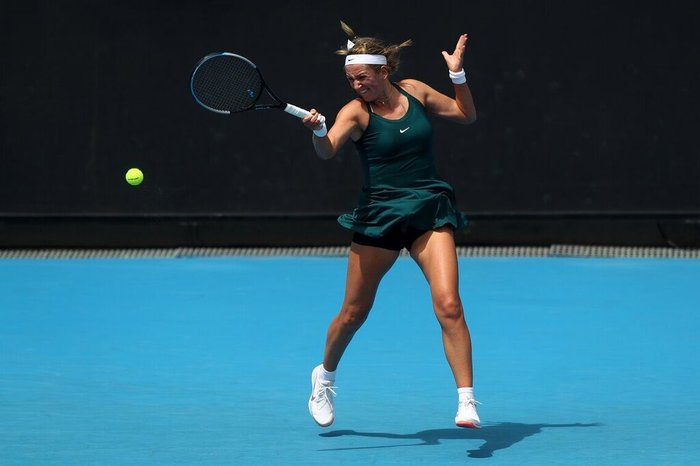 Twitter / @vika7