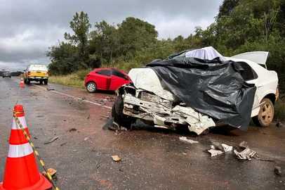 Acidente deixa um morto e três pessoas feridas na ERS-153, em Ernestina<!-- NICAID(15767630) -->