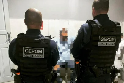 Professor de universidade é preso por importunação sexual ao se masturbar dentro de ônibus em Pelotas, diz polícia<!-- NICAID(16022836) -->