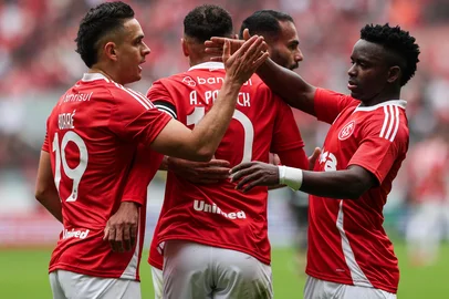 PORTO ALEGRE, RS, BRASIL, 20-07-2025: INTERNACIONAL x CEARÁ. Colorado recebe no Beira-Rio o Ceará, pela 15ª rodada do Campeonato Brasileiro. Gol de Alan Patrick, que dá vantagem ao Internacional, por 1x0.  Borré, Carbonero. Fotos: Duda Fortes/Agencia RBS<!-- NICAID(16084112) -->