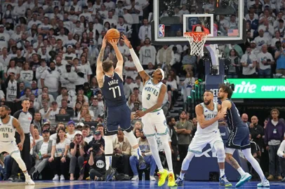 Luka Doncic superou a boa marcação adversária e foi decisivo no primeiro jogo da série.