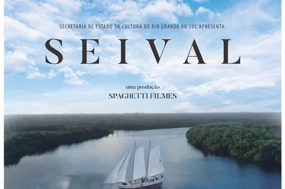 Cartaz do documentário "Seival" reflete imensidão da natureza. Filme acompanha jornada de réplica do barco de Giuseppe Garibaldi, abordando preservação de recursos hídricos e tradição naval do RS.A realização do documentário “Seival” será possível por conta de recursos do Edital FAC Filma RS, do Governo do Estado do Rio Grande do Sul. Em fase de captação de imagens, a obra tem previsão de estreia para 2024.<!-- NICAID(15515793) -->
