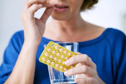 TRAITEMENT HORMONAL SUBSTITUTIONRemédio, capsulas, comprimidos. Foto: RFBSIP / stock.adobe.comIndexador: B. BOISSONNET / BSIPSecao:     Fonte: 158980697<!-- NICAID(15065940) -->