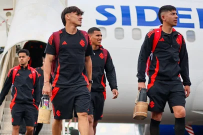 Elenco do Inter chega ao interior de São Paulo para enfrentar o Mirassol pelo Brasileirão.<!-- NICAID(16146288) -->