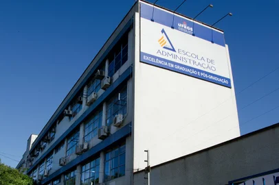Escola de Administração da UFRGS<!-- NICAID(15810491) -->