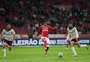 Vitinho volta a se lesionar, em partida do Inter contra o Fluminense