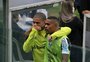 Referências de Grêmio e Inter, Douglas Costa e Taison ainda buscam primeiro gol