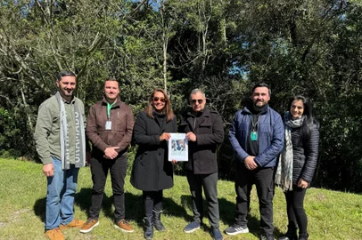 Vistoria do terreno que será do campus do Instituto Federal do RS (IFRS), em Gramado. Na foto estão: Heitor Noel (secretaria de Inovação de Gramado), Lucas Coradini (pró-reitor do IFRS),  Mariana Melara Reis (Procuradora Geral de Gramado), Amilton FigueiredoDiofander Pinheiro (da Secretaria do Meio-Ambiente de Gramado), e Queila Camargo (do Instituto Federal). <!-- NICAID(15921619) -->