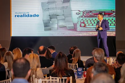 Empresário Ricardo Bortolini compartilha trajetória em reunião almoço da CDL<!-- NICAID(16043501) -->