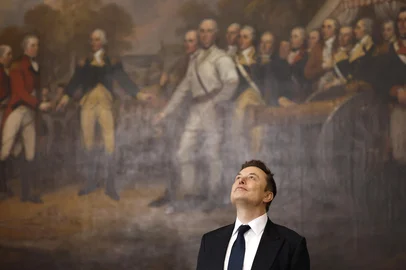 (FILES) Tesla, SpaceX and X CEO Elon Musk looks on ahead of the inauguration ceremony where Donald Trump will sworn in as the 47th US President in the US Capitol Rotunda in Washington, DC, on January 20, 2025. Trump and Musk's unlikely political marriage exploded in a fiery public divorce on June 5, 2025. The President Trump said in a televised Oval Office diatribe that he was "very disappointed" after his former aide and top donor criticized his "big, beautiful" spending bill before Congress. The pair then hurled insults at each other on social media -- with Musk even posting, without proof, that Trump was referenced in government documents on disgraced financier and sex offender Jeffrey Epstein. (Photo by Chip Somodevilla / POOL / AFP)Editoria: POLLocal: WashingtonIndexador: CHIP SOMODEVILLASecao: politics (general)Fonte: POOLFotógrafo: STR<!-- NICAID(16054067) -->