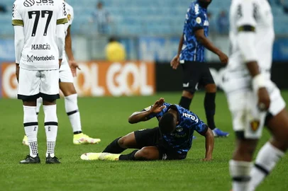 PORTO ALEGRE, RS, BRASIL - 03.10.2021 - O Grêmio recebe o Sport na Arena, em jogo válido pela 23ª rodada do Brasileirão. Partida marca a volta da torcida à Arena durante a pandemia. (Foto: Félix Zucco/Agencia RBS)<!-- NICAID(14905231) -->