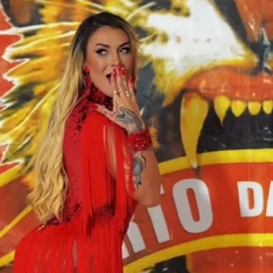 Andressa Urach volta à Sapucaí com enredo sobre profissionais do sexo na escola Porto da Pedra<!-- NICAID(16153641) -->