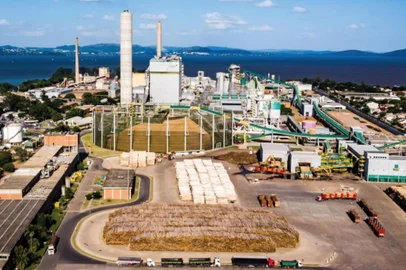 Foto industrial da CMPC<!-- NICAID(14855889) -->