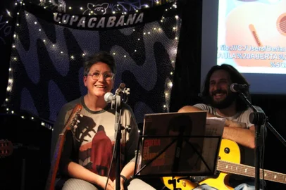 O Ponto de Cultura NAV FSG, em parceria com os professores Camila Cornutti e Felipe Gue Martini, convida todos para o evento "MPB: Canções Eternas - Vozes que Transcendem o Tempo".Este ciclo de encontros é uma homenagem aos grandes nomes da Música Popular Brasileira que estão próximos dos 80 anos de vida e continuam a encantar e inspirar gerações.<!-- NICAID(15867627) -->
