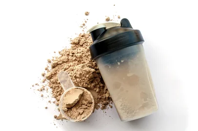 Whey protein powder with shaker for mixingFonte: 315249847<!-- NICAID(15546258) -->