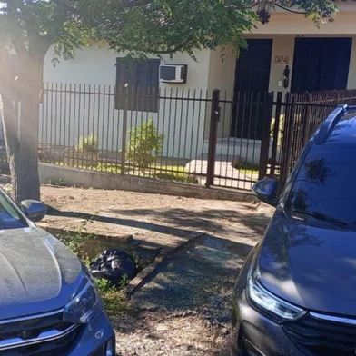 A contadora Thaise da Cunha Santos, que trabalha na prefeitura de Vila Nova do Sul, na Região Central do RS, foi alvo de uma operação da Polícia Civil. A ação, que foi realizada na manhã desta terça-feira (14) com o cumprimento de mandados de busca e apreensão e bloqueios de bens, investiga a prática de crime de peculato. A suspeita não foi presa. A defesa diz que "está se inteirando do processo".<!-- NICAID(16145896) -->