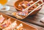 Além do sushi: veja restaurantes que servem pratos típicos da culinária japonesa em Porto Alegre