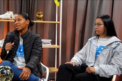 Zageuira Monica Ramos e goleira Sol<!-- NICAID(16354803) -->