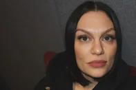 A cantora britânica Jessie J, de 37 anos, usou as redes sociais, na noite desta terça-feira, 3, para compartilhar seu diagnóstico de câncer de mama em estágio inicial. Ela precisará se afastar dos palcos temporariamente para realizar uma cirurgia.<!-- NICAID(16052097) -->