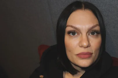 A cantora britânica Jessie J, de 37 anos, usou as redes sociais, na noite desta terça-feira, 3, para compartilhar seu diagnóstico de câncer de mama em estágio inicial. Ela precisará se afastar dos palcos temporariamente para realizar uma cirurgia.<!-- NICAID(16052097) -->