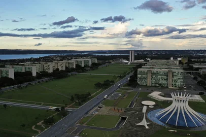 BrasÃ­lia 60 Anos - Esplanada dos MinistÃ©rios  Esplanada dos Ministérios em BrasíliaLocal: BrasÃ­liaIndexador: Marcello Casal JrAgÃªncia BrasilFotógrafo: Reporter Fotografico<!-- NICAID(14589742) -->