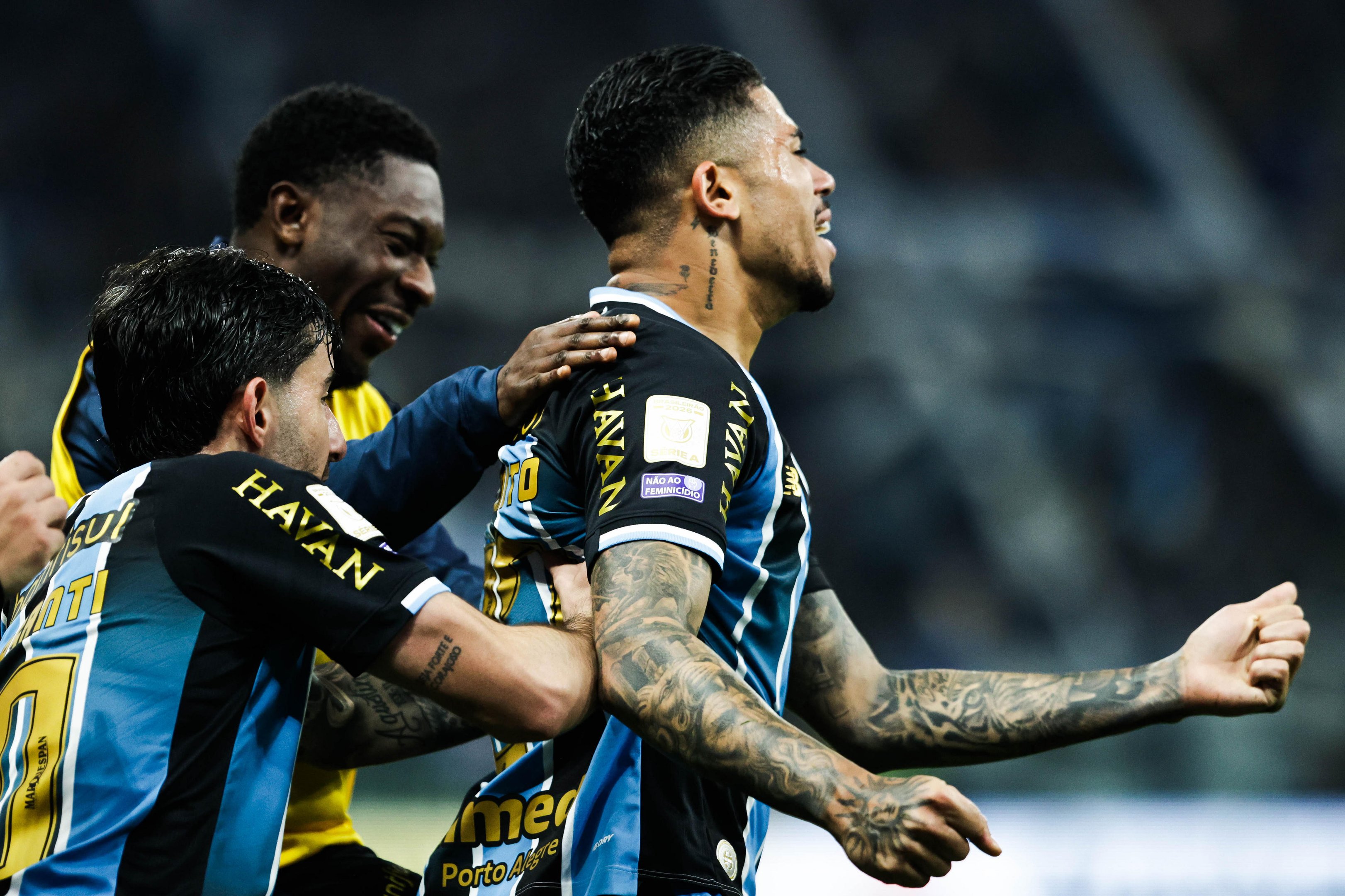 Wallace e Diego Caito ganham espaço e devem ser titulares contra o Mirassol
