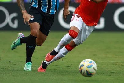 PORTO ALEGRE, RS, BRASIL, 25/02/2024- Gre-Nal 441 pelo Gauchão, no Beira-Rio. Wanderson, João Pedro. Foto: Jefferson Botega / Agencia RBS<!-- NICAID(15689265) -->