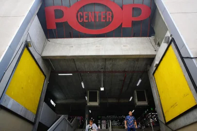 Porto Alegre, RS, Brasil, 20-04-2022: Estandes disponíveis no Centro Popular de Compras, o Pop Center, na região central. Há pelo menos 130 vagas abertas para comerciantes no local. (Foto: Mateus Bruxel / Agência RBS)Indexador: Mateus Bruxel<!-- NICAID(15073300) -->
