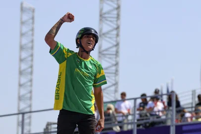 Brazil's Gustavo Batista De Oliveira reacts as he competes in the Men's Cycling BMX Freestyle Park Final during the Paris 2024 Olympic Games in Paris, on July 31, 2024. (Photo by Emmanuel DUNAND / AFP)Editoria: SPOLocal: ParisIndexador: EMMANUEL DUNANDSecao: sports eventFonte: AFPFotógrafo: STF<!-- NICAID(15828026) -->