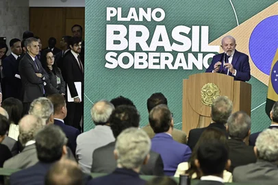 PRESIDENTE LULA ANUNCIA MP BRASIL SOBERANODF - PRESIDENTE LULA/ANUNCIA MP BRASIL SOBERANO - POLÍTICA - Nesta quarta (13) o Presidente Lula da Silva anuncia a medida Provisória ?Brasil Soberano? em cerimônia no Palácio do Planalto em Brasília. 13/08/2025 - Foto: TON MOLINA/FOTOARENA/FOTOARENA/ESTADÃO CONTEÚDOEditoria: POLÍTICALocal: BRASÍLIAIndexador: TON MOLINAFonte: 2786322Fotógrafo: FOTOARENA<!-- NICAID(16100673) -->