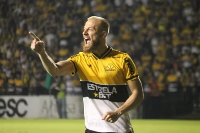 Marcelo Ermes, lateral-esquerdo do Criciúma<!-- NICAID(16056313) -->