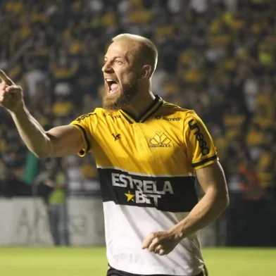 Marcelo Ermes, lateral-esquerdo do Criciúma<!-- NICAID(16056313) -->