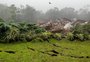 VÍDEO: interditado desde domingo, prédio desaba em Gramado