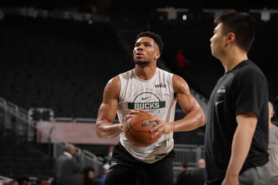 MILWAUKEE, WI - FEBRUARY 3: Giannis Antetokounmpo #34 of the Milwaukee Bucks warms up before the game against the Chicago Bulls on February 3, 2026 at Fiserv Forum Center in Milwaukee, Wisconsin. NOTE TO USER: User expressly acknowledges and agrees that, by downloading and or using this Photograph, user is consenting to the terms and conditions of the Getty Images License Agreement. Mandatory Copyright Notice: Copyright 2026 NBAE   Gary Dineen/NBAE via Getty Images/AFP. (Photo by Gary Dineen / NBAE / Getty Images / Getty Images via AFP)<!-- NICAID(16218437) -->