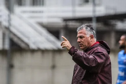 Técnico Luizinho Vieira em treino no CT Baixada Rubra.<!-- NICAID(15939029) -->