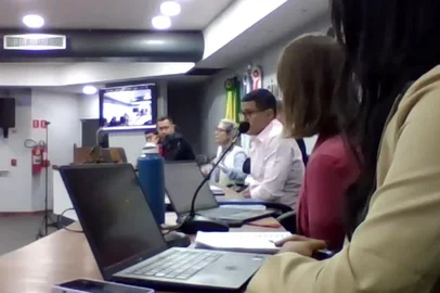 Audiência pública Escola Bem-Cuidada - Câmara de Vereadores de Porto Alegre/Reprodução<!-- NICAID(15610437) -->