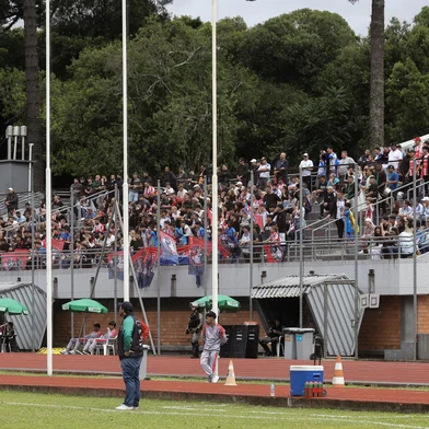 CAXIAS DO SUL, RS, BRASIL. 23-11-2025. Jogo de ida da semifinal da Terceirona Gaúcha, entre Apafut x São Paulo-RG, no estádio do SESI.<!-- NICAID(16172761) -->
