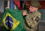 VÍDEO: bandeira do Brasil que pertenceria a voluntário morto na Ucrânia aparece nas mãos de combatente checheno