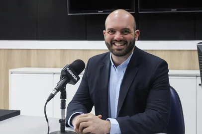 CAXIAS DO SUL, RS, BRASIL. 08-08-2025. Jeremias Polidoro Pontalti, gerente do Kurotel, é entrevistado do podcast Caixa-Forte.Indexador: Bruno Todeschini<!-- NICAID(16097598) -->
