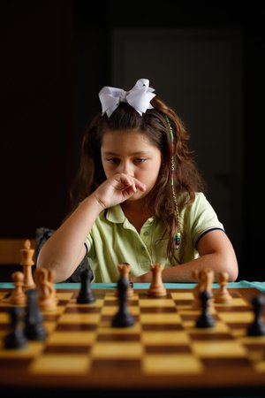 Campeã sul-americana de xadrez é desafiada por 20 crianças e jovens do CEU  Pêra Marmelo